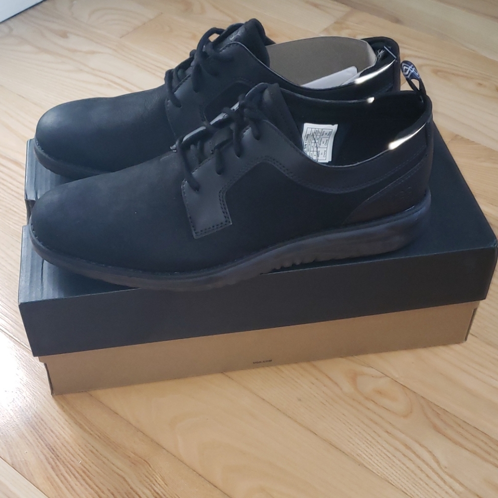 UGG Union Derby New in box